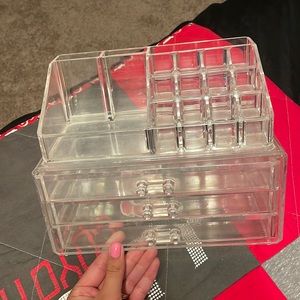 Acrylic makeup storage